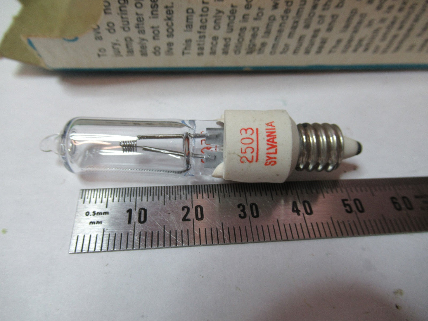 LAMP BULB SYLVANIA 2503  100W 11.5V AS PICTURED W3-C-08