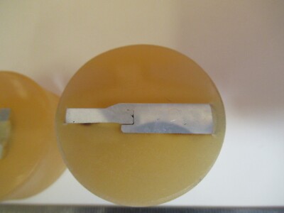 Los 2 Stück METALLOGRAPHISCHES METALLQUERSCHNITTPROBE MIKROSKOPISCHE PROBE &amp;A7-A-20