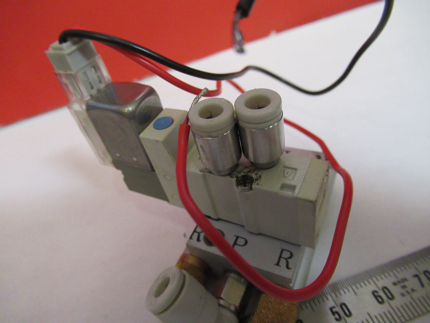SMC JAPAN PNEUMATICS CONTROL AS REMOVED  AS PICTURED  T7-A-28
