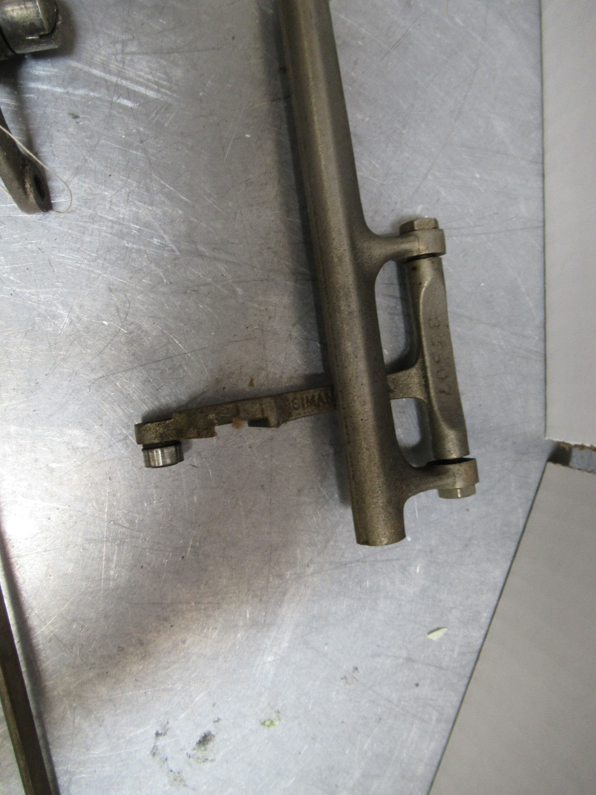 SINGER SEWING MACHINE PARTS FIXTURES PLATES ASSEMBLY AS IS AS PICTURED T8-B-49