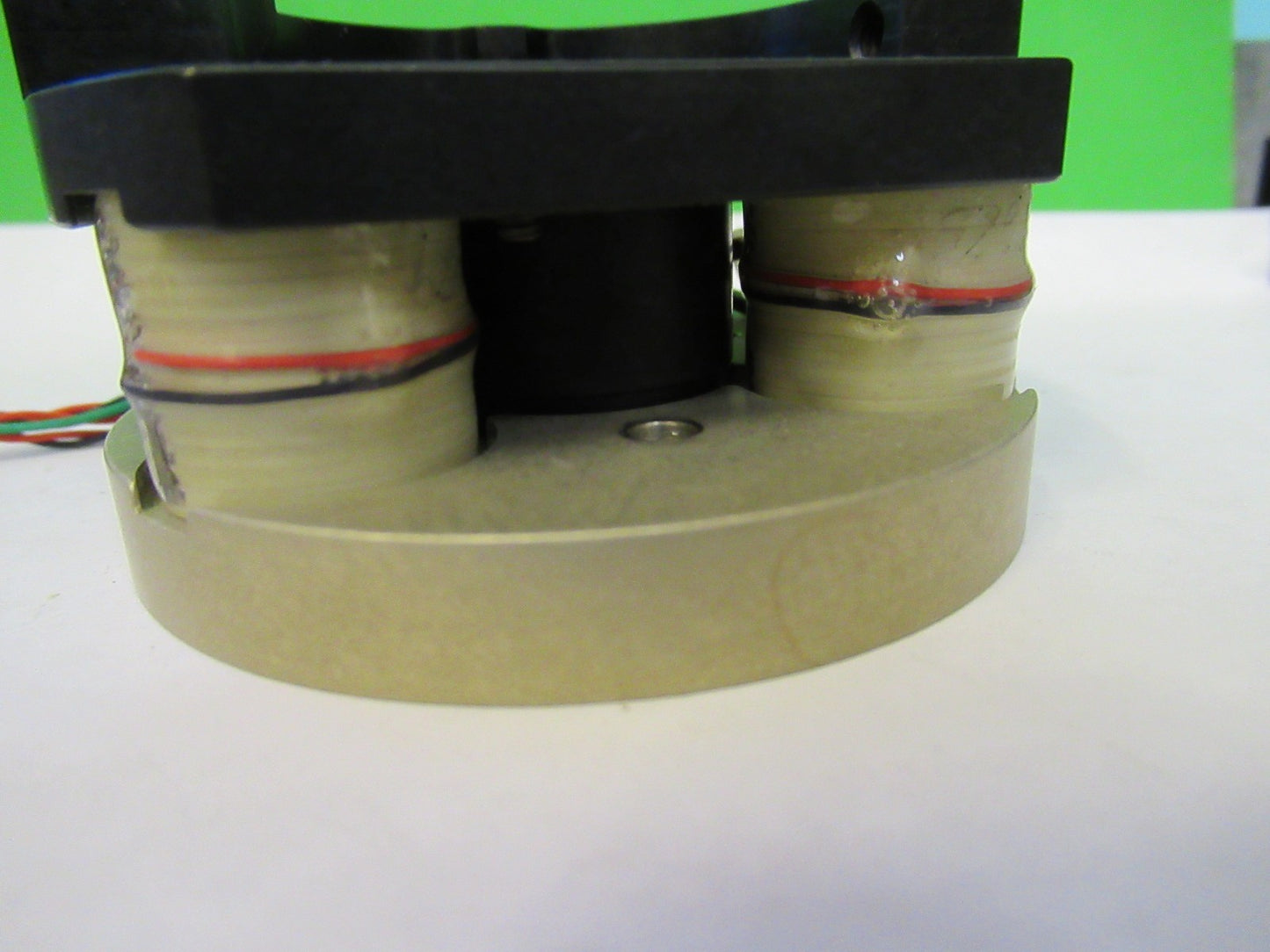 ZYGO INTERFEROMETER PZT POSITIONING ADJUST MICROSCOPE PART AS PICTURED V8-B-07