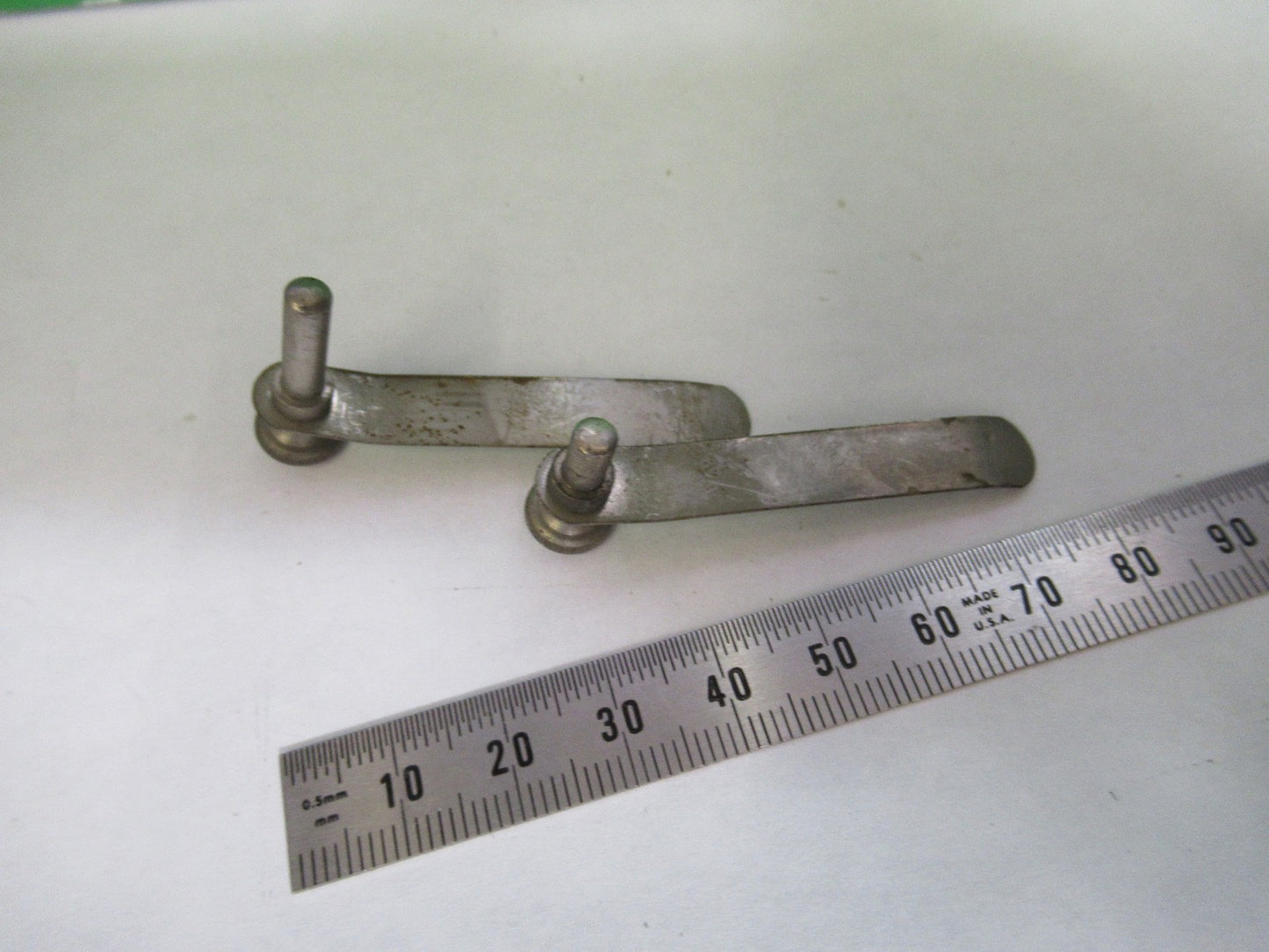 ANTIQUE ERNST LEITZ PAIR CLIPS STAGE MICROSCOPE PART AS PICTURED T3-B-28