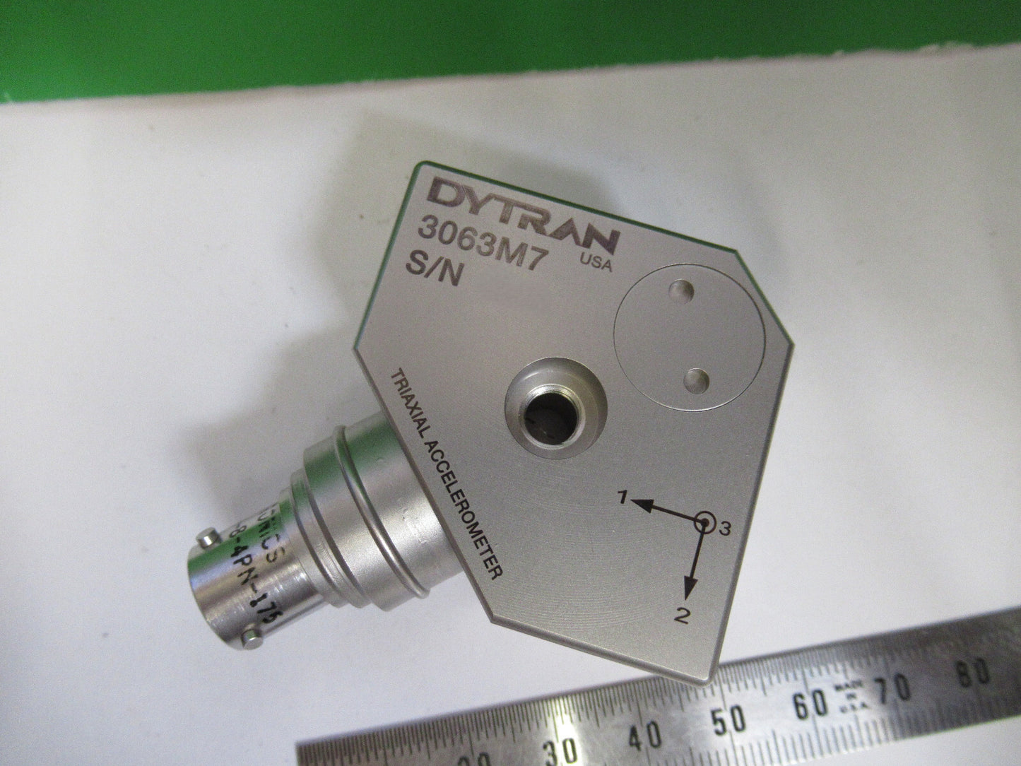 DYTRAN 3063M7 ACCELEROMETER 10 mV/g TRIAXIAL VIBRATION SENSOR AS PICTURED 10-DT