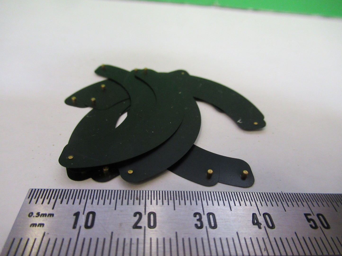 NIKON JAPAN IRIS DIAPHRAGM VANES MICROSCOPE PART AS PICTURED T4-B-35