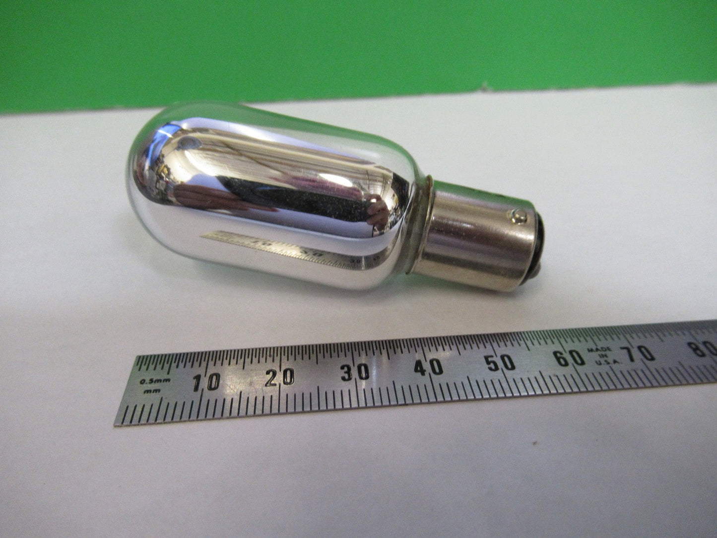 NIKON JAPAN LAMP  115V 30W OPTICS MICROSCOPE PART As Pictured T4-B-25