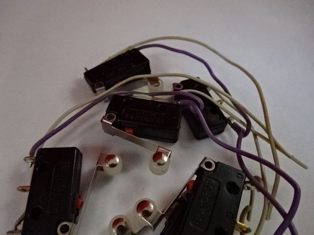 LOT 6 EA MICRO POSITION SWITCH V4T74RI CONTROL AS IS &H1-C-25