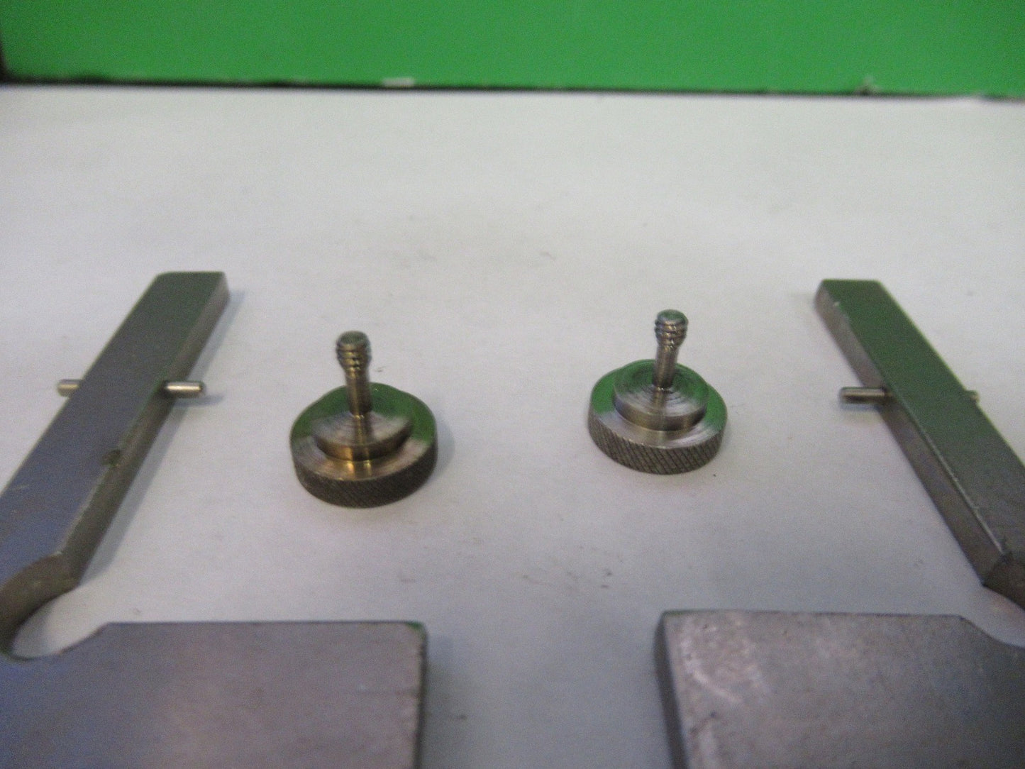 OLYMPUS CLIPS STAGE SPECIMEN MICROSCOPE PART AS PICTURED V8-B-42