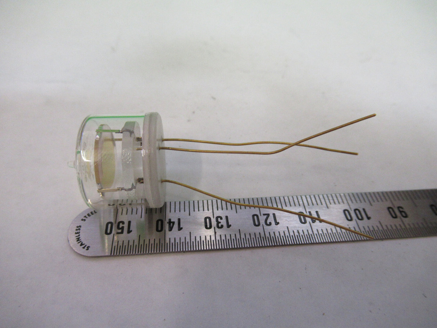 SPACE 10 MHz QUARTZ CRYSTAL FREQUENCY CONTROL BLILEY BG61 GLASS PACKAGE 82-A-85