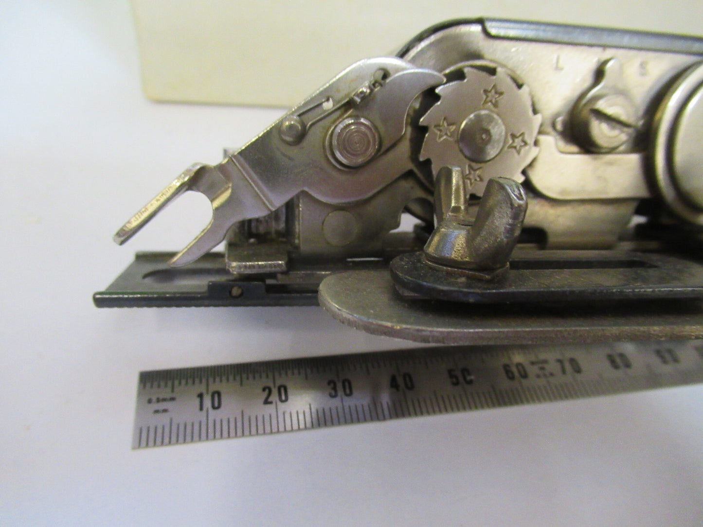 OLD SINGER SEWING ACCESSORY MACHINE  BUTTON ATTACHMENT ASSEMBLY &H2-A-21
