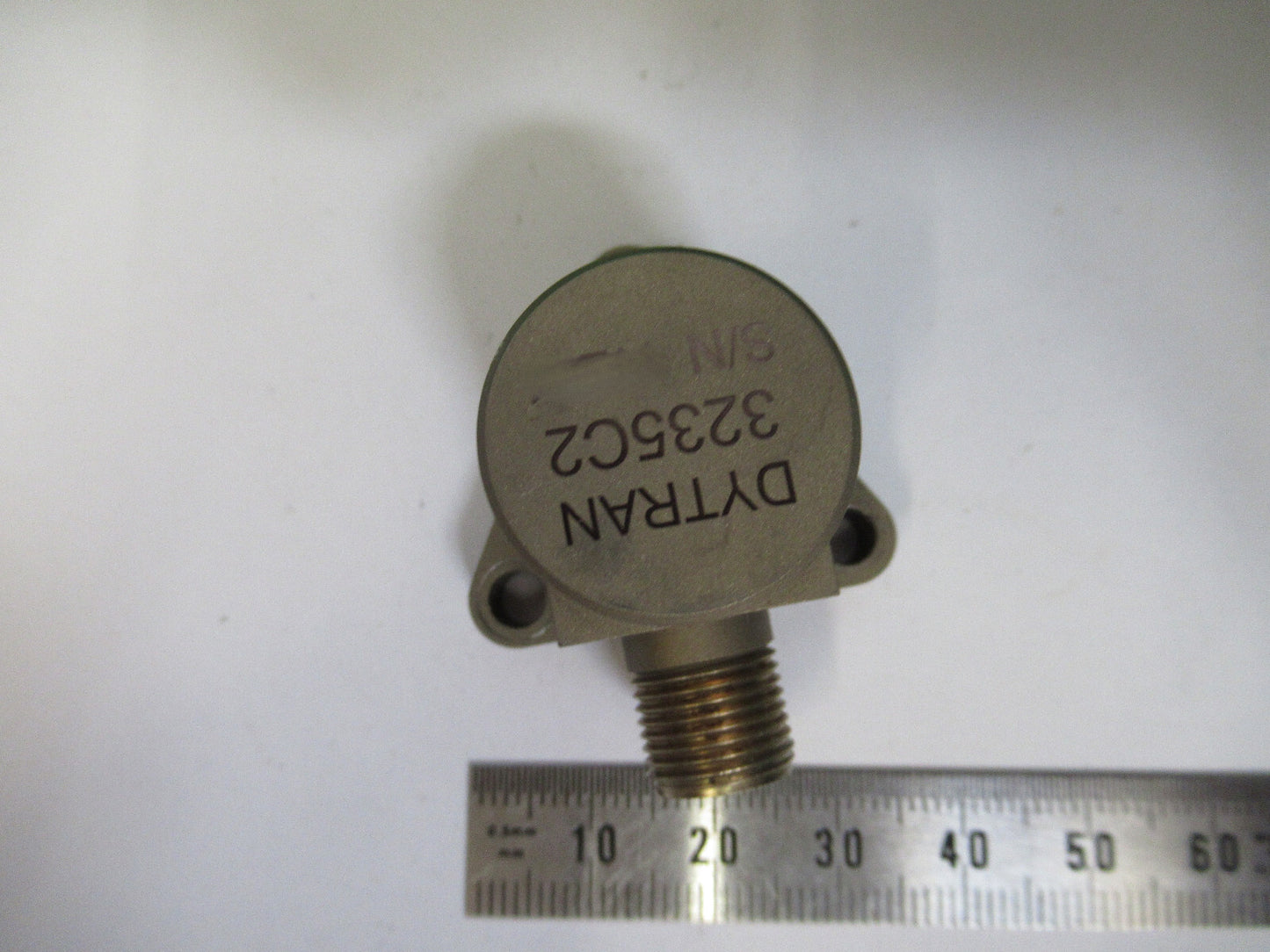 DYTRAN 3235C2 ACCELEROMETER 100 pC/g HIGH TEMP VIBRATION SENSOR AS PICTURED 10DT