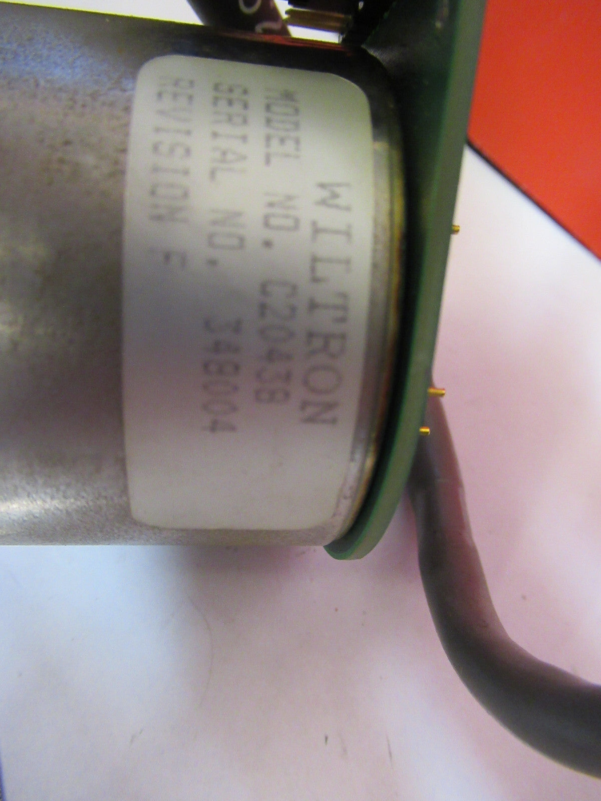 YIG OSCILLATOR MICROWAVE RF FREQUENCY GHz  WILTRON  C20438 AS PICTURED  T7-A-38