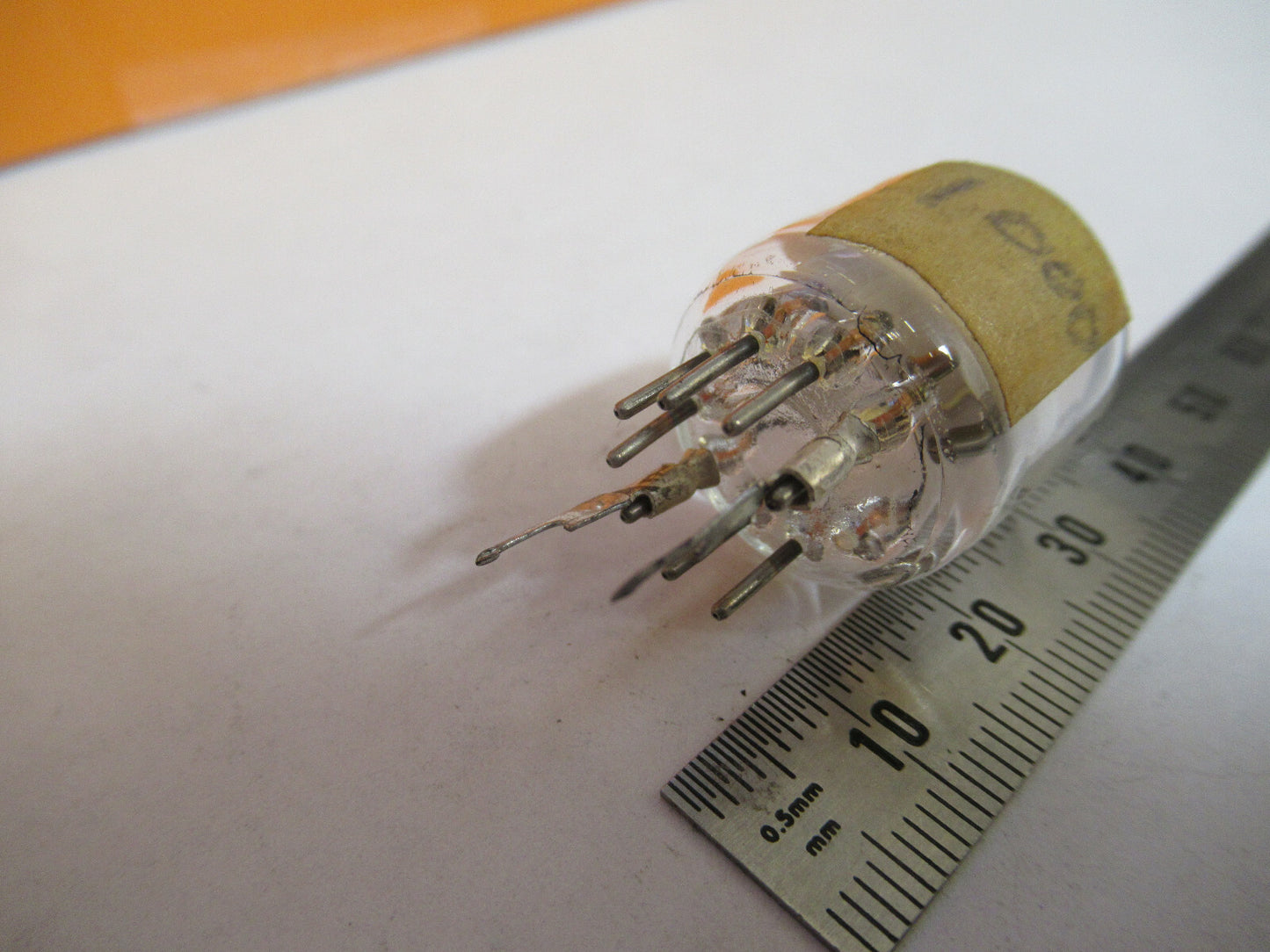 ANTIKER RESONATOR QUARZKRISTALLGLAS PKG FREQUENZ WIE ABGEBILDET &amp;1-DT-6