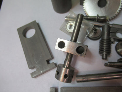 SERVO KIT LOT GEARS + ACCESSORIES ROBOTICS MECHATRONICS AS PICTURED G5-A-19