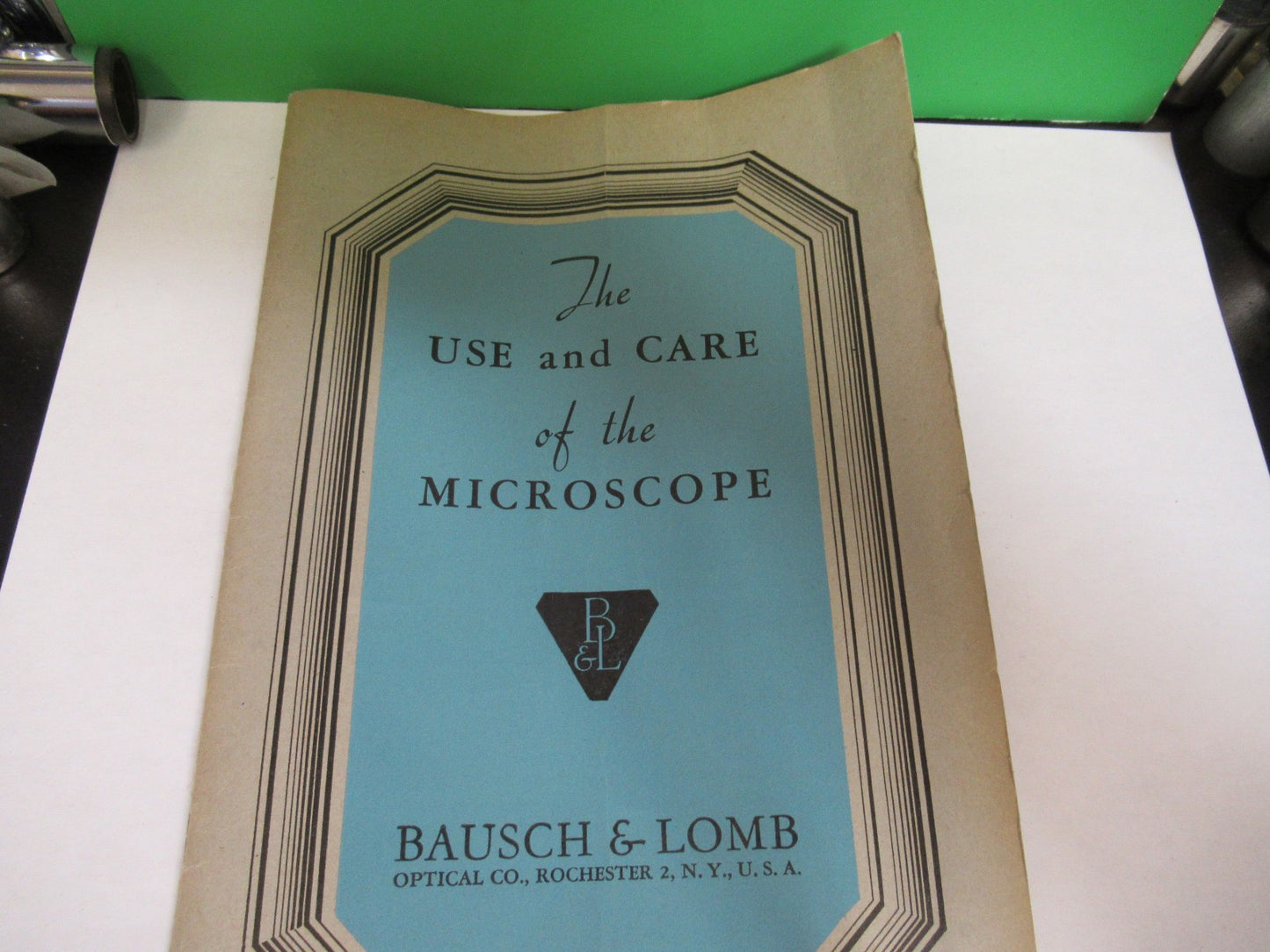 ANTIQUE 1932 BAUSCH LOMB BOOKLET MICROSCOPE PART AS PICTURED T4-A-33