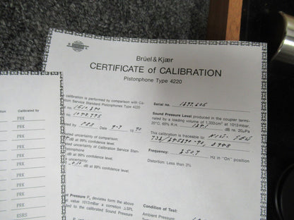 BRUEL KJAER 4220 PISTONPHONE MICROPHONE PRESSURE CALIBRATION AS PICTURED #LOB
