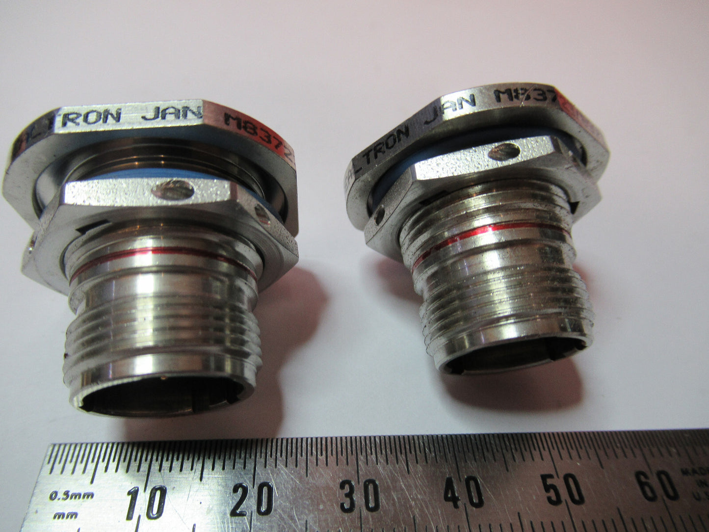 SEALTRON SPACE CONNECTOR MIL SPEC M83723/89Y1005N  AS PICTURED T1-A-12