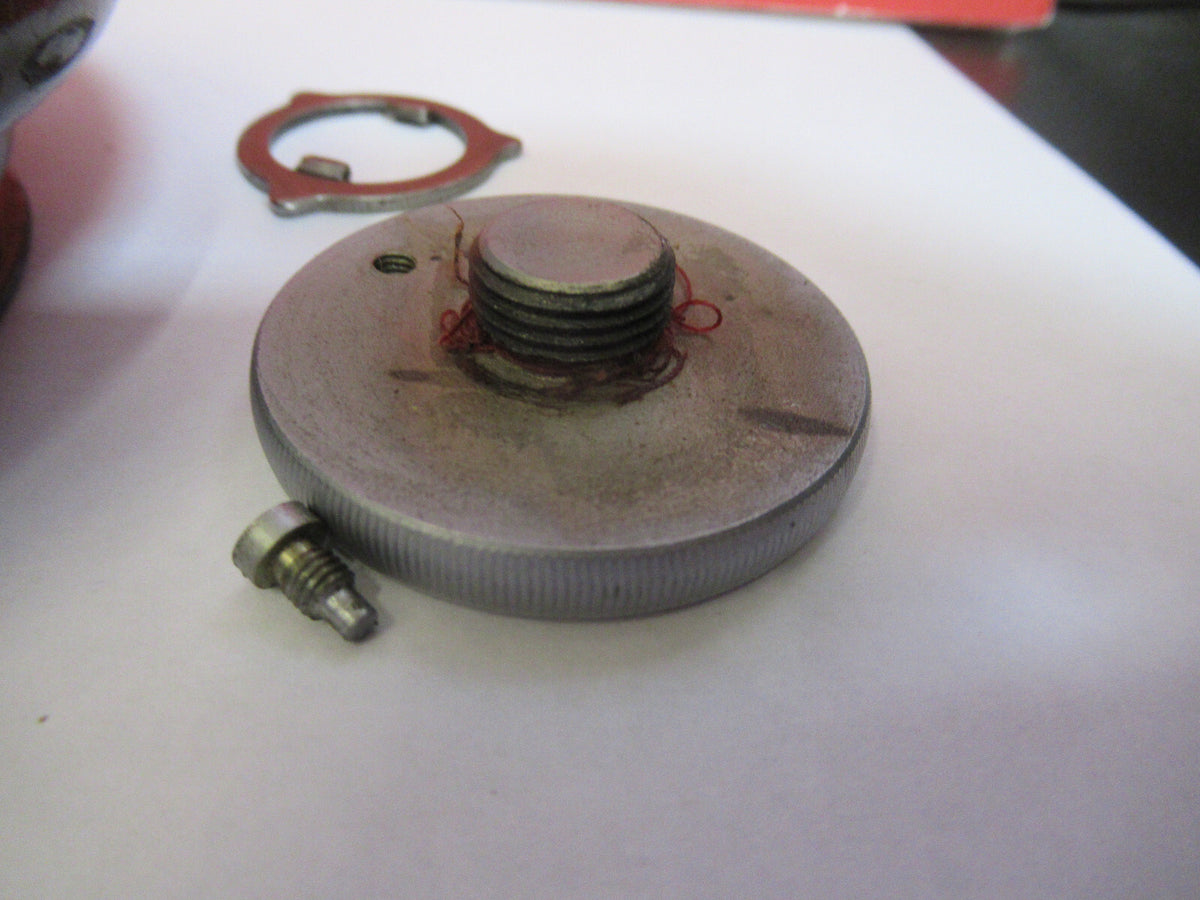 FOR PARTS OLD SINGER SEWING MACHINE MODEL PULLEY ASSEMBLY as picture &H9-B-60