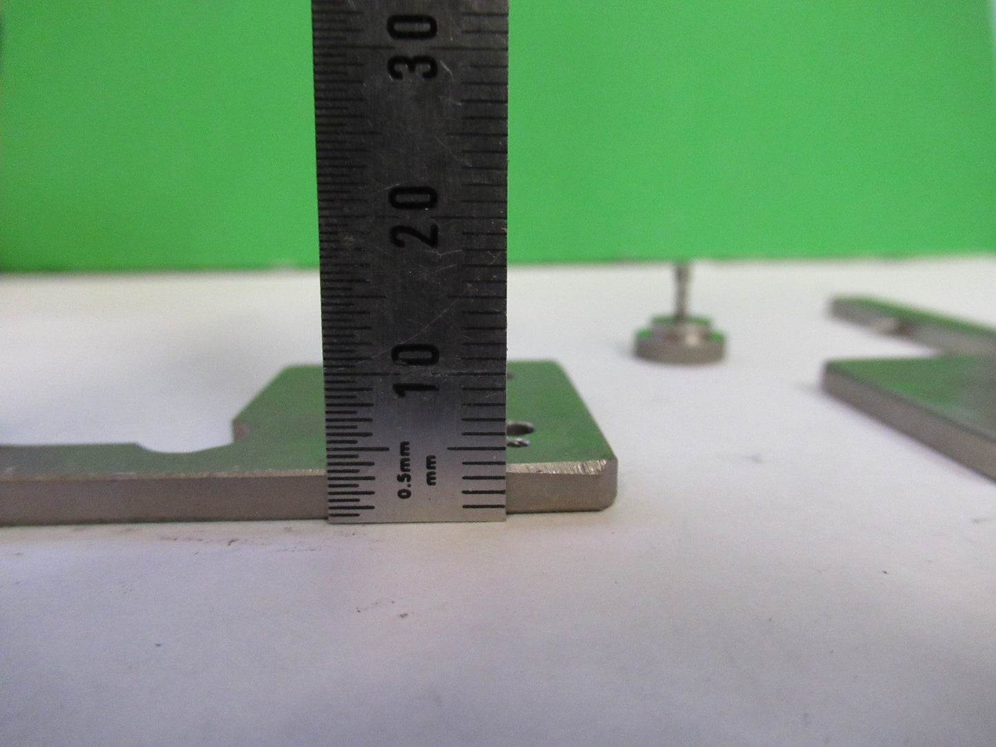 OLYMPUS CLIPS STAGE SPECIMEN MICROSCOPE PART AS PICTURED V8-B-42