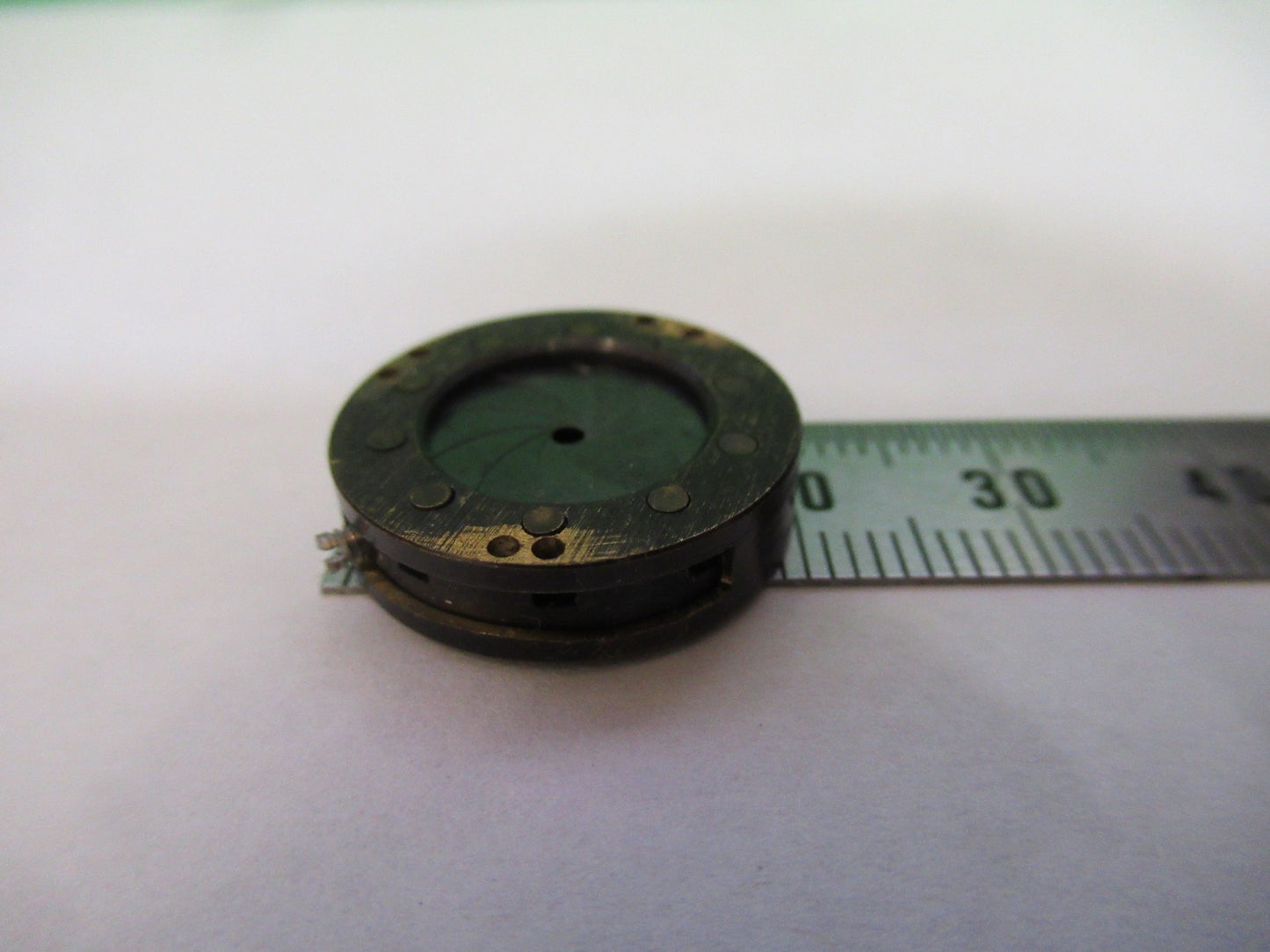 OPTICAL  IRIS DIAPHRAGM in Brass OPTICS MICROSCOPE PART AS PICTURED U8-A-68