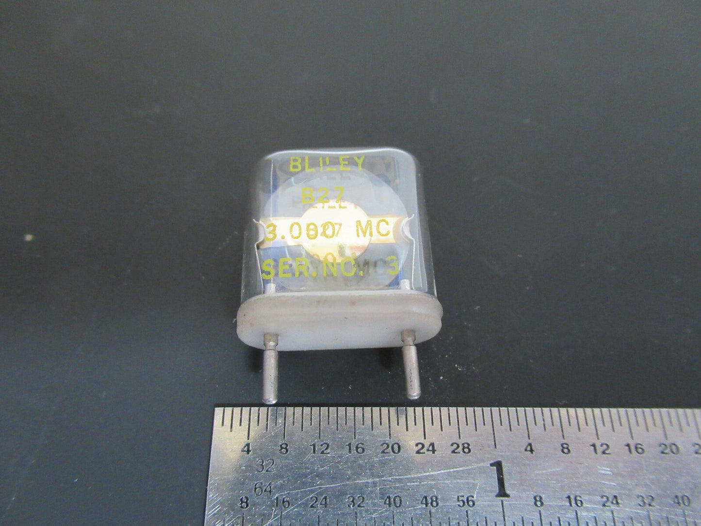 BLILEY ELECTRIC QUARTZ CRYSTAL B27 RESONATOR 3.0 MHz FREQUENCY AS PIC #FT-1-A-79