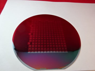 COLLECTABLE SEMICONDUCTOR WAFER SILICON WITH COMPONENTS NICE AS IS #83-A-26