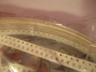 LOT QUARTZ CRYSTALS + COMPONENTS TO MAKE OSCILLATORS AS PICTURED &10-A-77