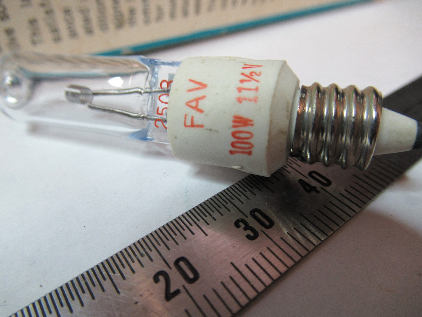 LAMP BULB SYLVANIA 2503  100W 11.5V AS PICTURED W3-C-08