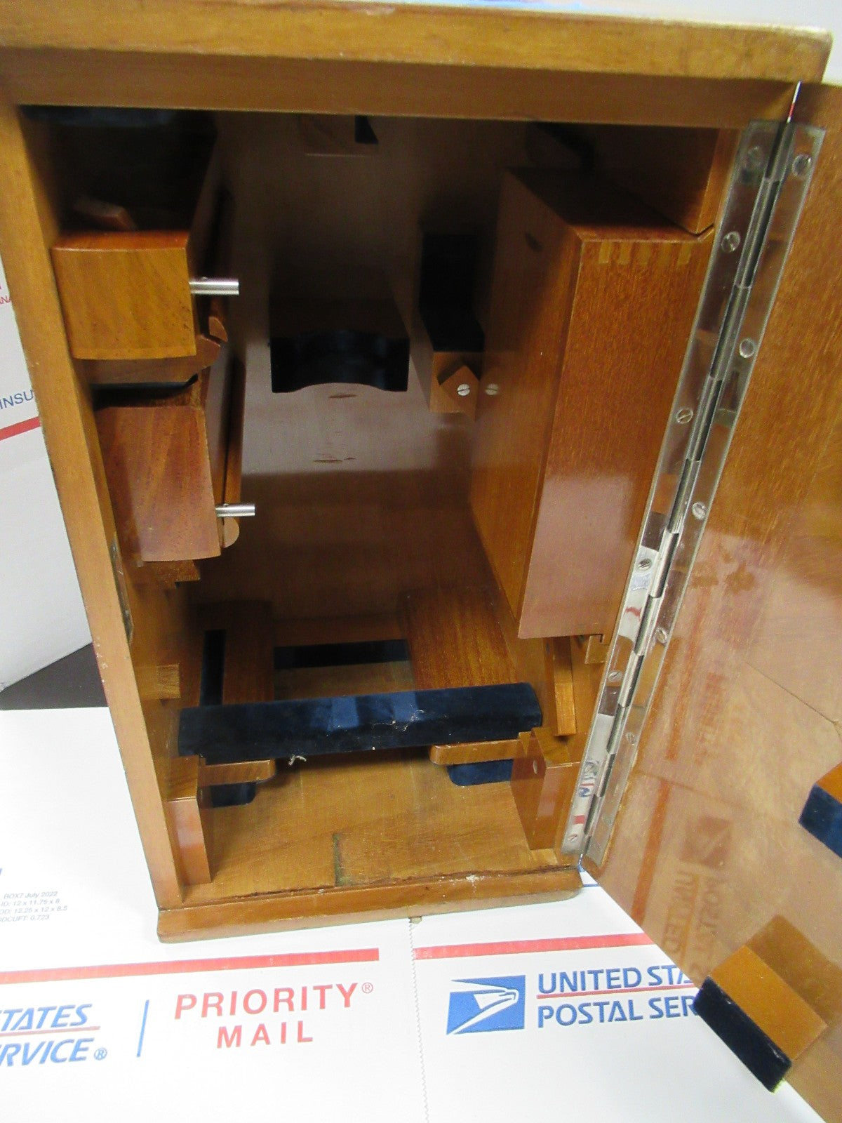 ANTIQUE WOOD CABINET EMPTY CARL ZEISS  1900's with key  MICROSCOPE PART TA-5-c