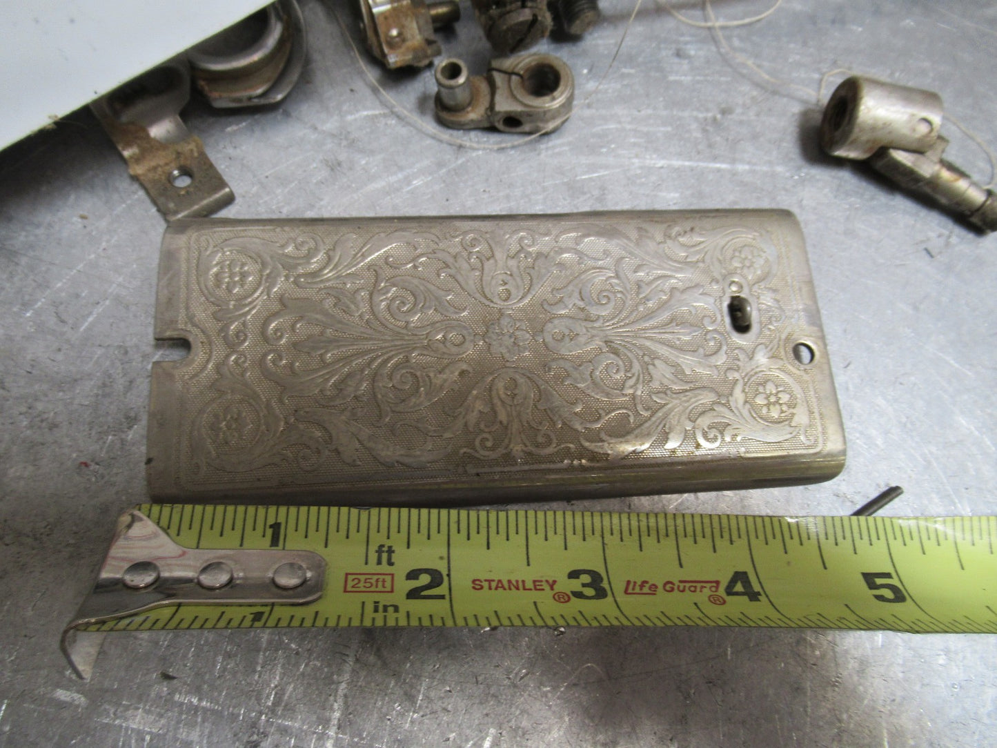 SINGER SEWING MACHINE PARTS FIXTURES PLATES ASSEMBLY AS IS AS PICTURED T8-B-49