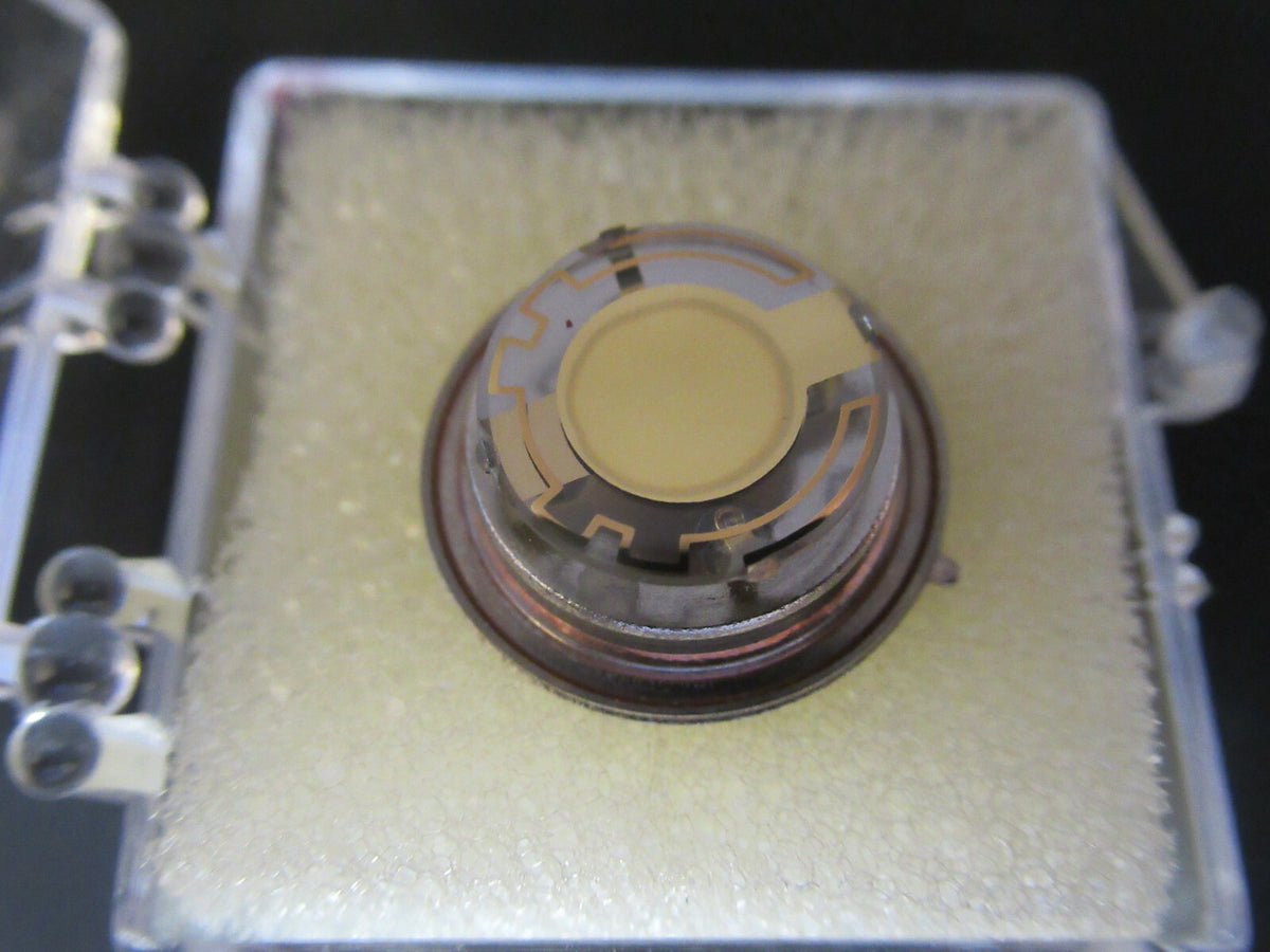 COLLECTABLE RARE PIEZO HEATED QUARTZ CRYSTAL UNKNOWN FREQUENCY AS PIC #FT-1-A-83