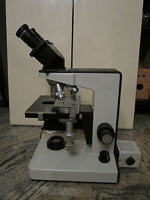 LEITZ MICROSCOPE LABORLUX 12 OPTICS 4 OBJECTIVES POWER UP AND OPERATES OK