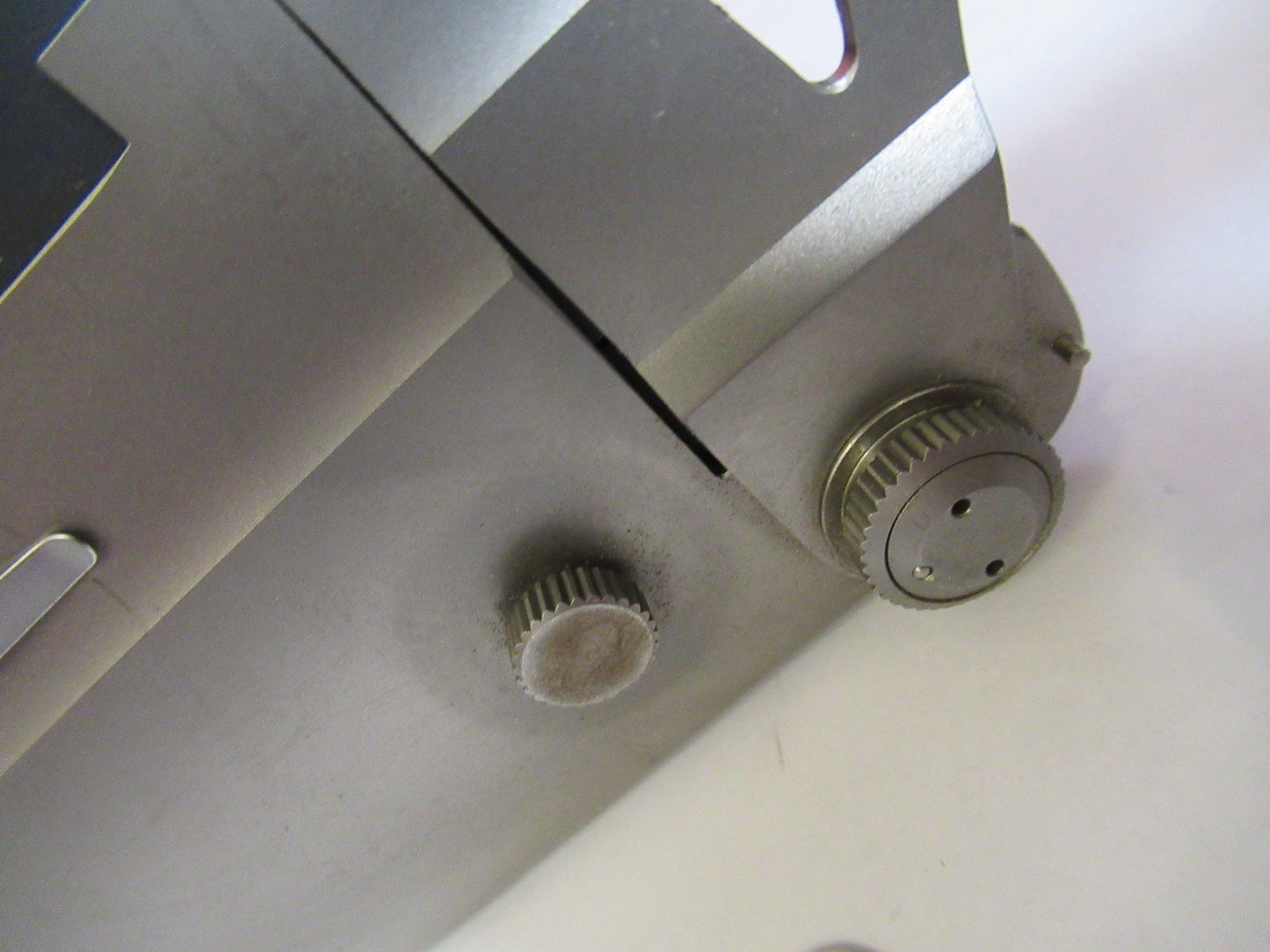 LEICA LEITZ GERMANY DMRB XY STAGE TABLE MICROSCOPE PART AS PICTURED T5-A-04