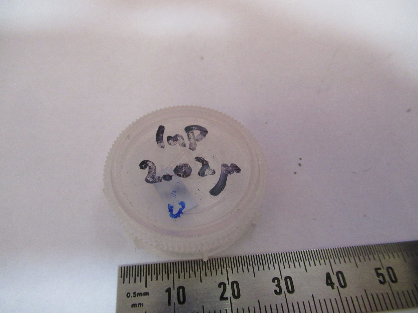 InP INDIUM PHOSPHIDE SINGLE CRYSTAL WAFER ELECTRONIC MATERIA AS PICTURED S6-A-26
