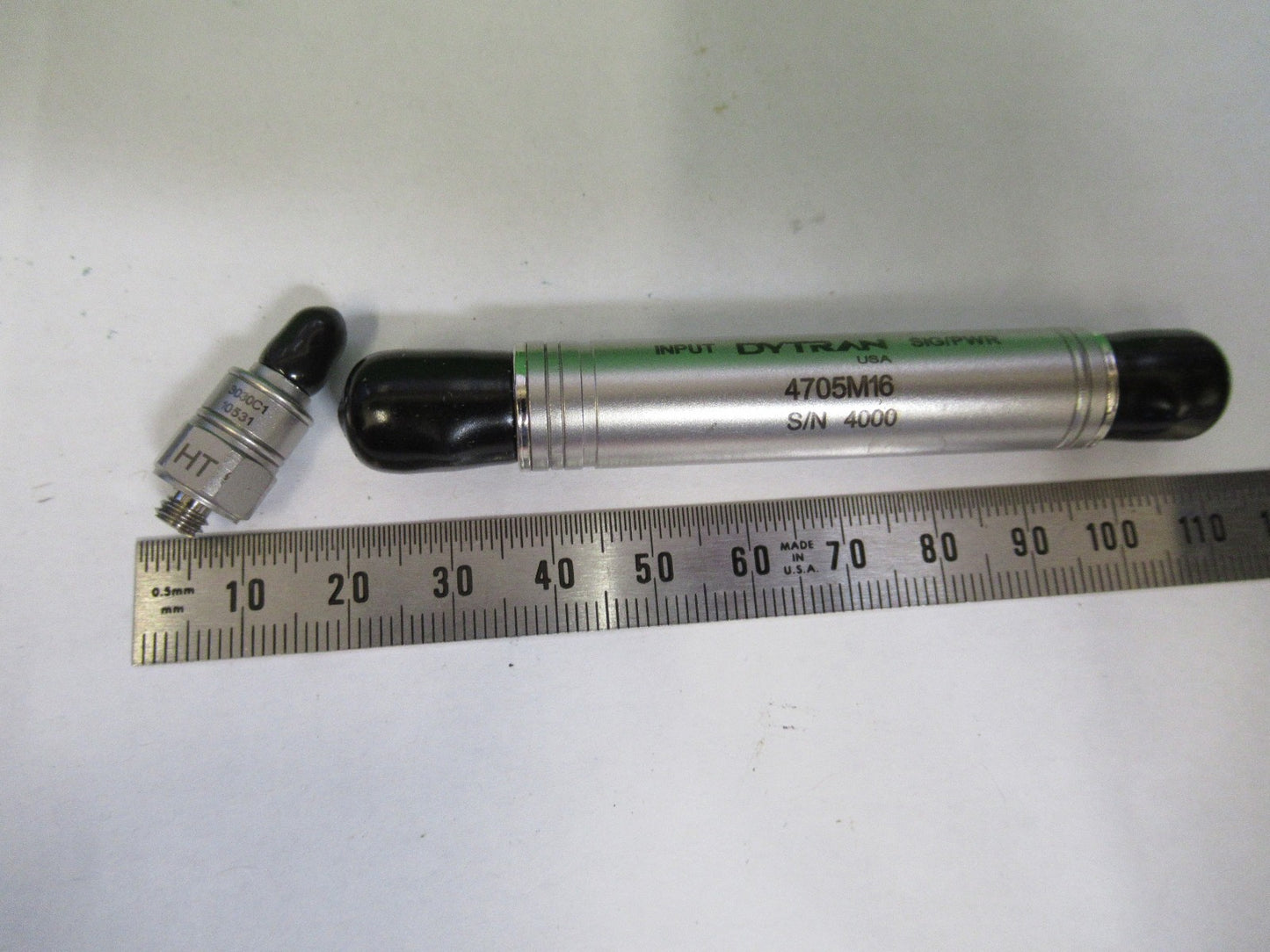 ACCELEROMETER DYTRAN 3030C1 + 4705M16 VIBRATION SENSOR 5mV/g  5310M2 V3-A-85