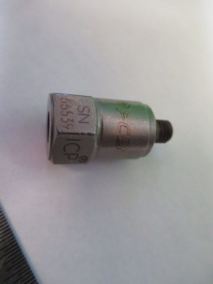 PCB PIEZOTRONICS T352C04 ACCELEROMETER VIBRATION SENSOR  AS PIC  T4-A-02