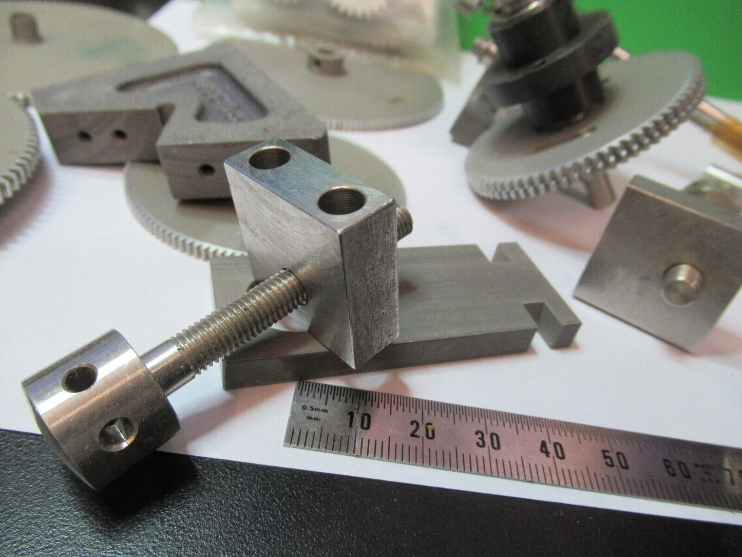 SERVO KIT LOT GEARS + ACCESSORIES ROBOTICS MECHATRONICS AS PICTURED G5-A-17