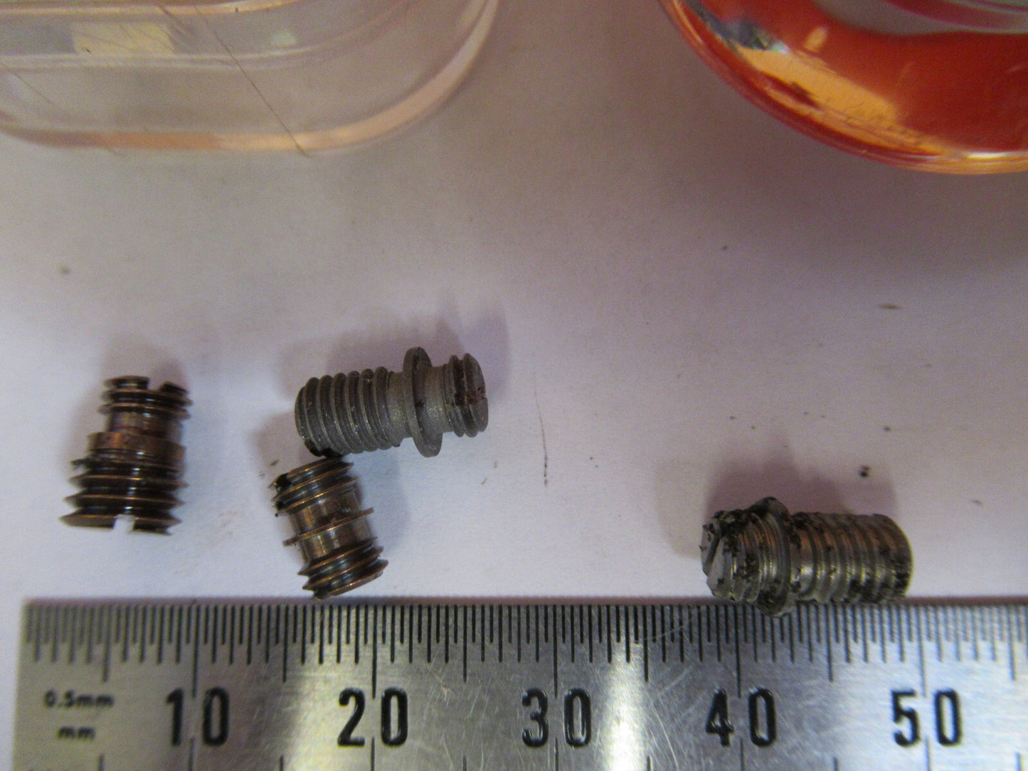 PCB PIEZOTRONICS ENDEVCO ACCESSORIES STUDS WAX 10-32 CONNECTOR AS PIC 47-FD-22