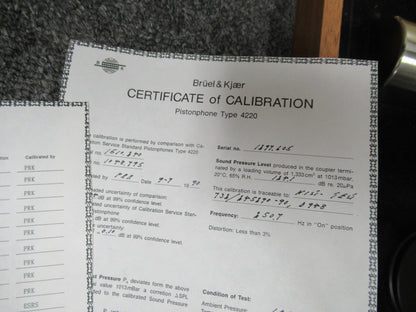 BRUEL KJAER 4220 PISTONPHONE MICROPHONE PRESSURE CALIBRATION AS PICTURED #LOB