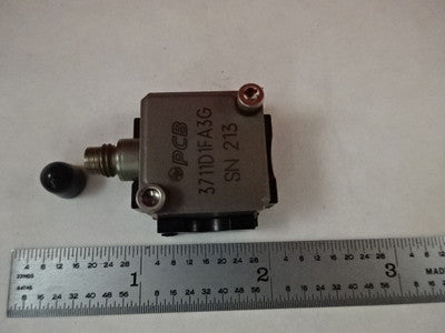 BESCHLEUNIGUNGSMESSER PCB PIEZOTRONICS 3711D1FA3G SENSOR VIBRATIONSKALIBRIERUNG B#F1-E-04
