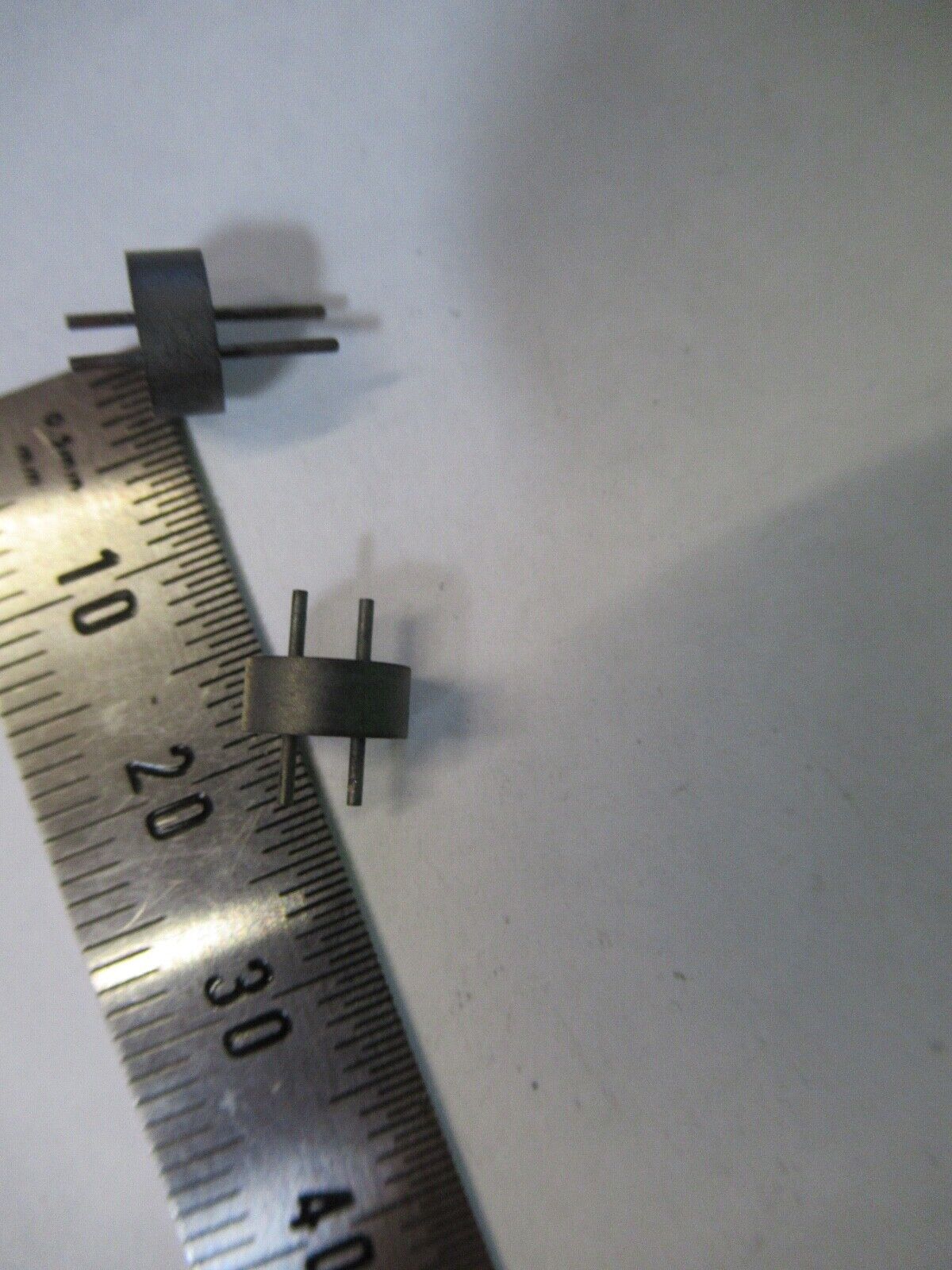 ULTRA HIGH TEMPERATURE GLASS TO METAL SEAL PINS ASSEMBLY AS PICTURED 18-FT-30