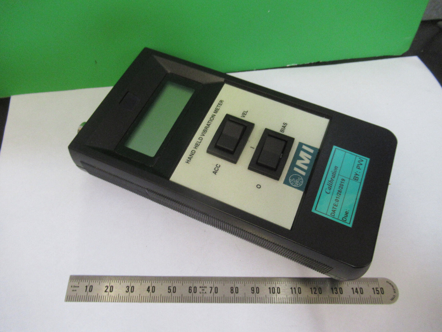 PCB PIEZOTRONICS IMI  687A02 VIBRATION METER for ACCELEROMETER Z7-A-17