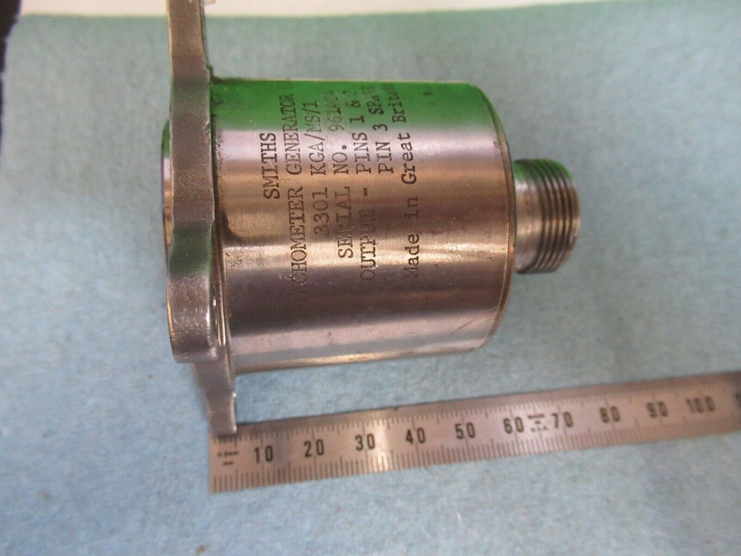 FOR PARTS TACHOMETER GENERATOR 3301 KGA/MS/1 SMITHS UK AS IS AS PICTURED Q7-B-33