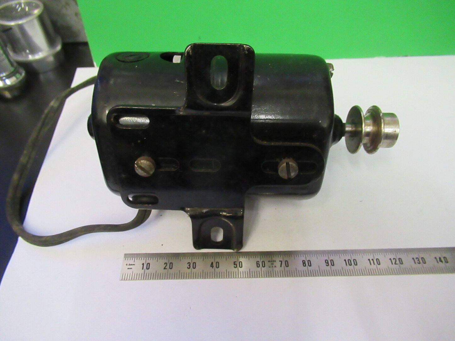 OLD SINGER SEWING ACCESSORY MACHINE  MOTOR ASSIST WORKS OK ASSEMBLY &P8-B-32