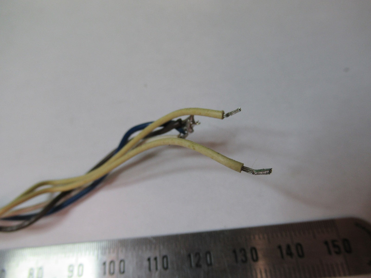 OPTICAL DEVICE PHOTODIODE DETECTOR MIL SPEC OPTICS  AS PICTURED V1-A-36