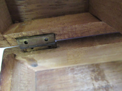 ANTIQUE WOOD CONTAINER EMPTY VERY OLD SCOPE  MICROSCOPE PART AS PICTURED T9-A-49