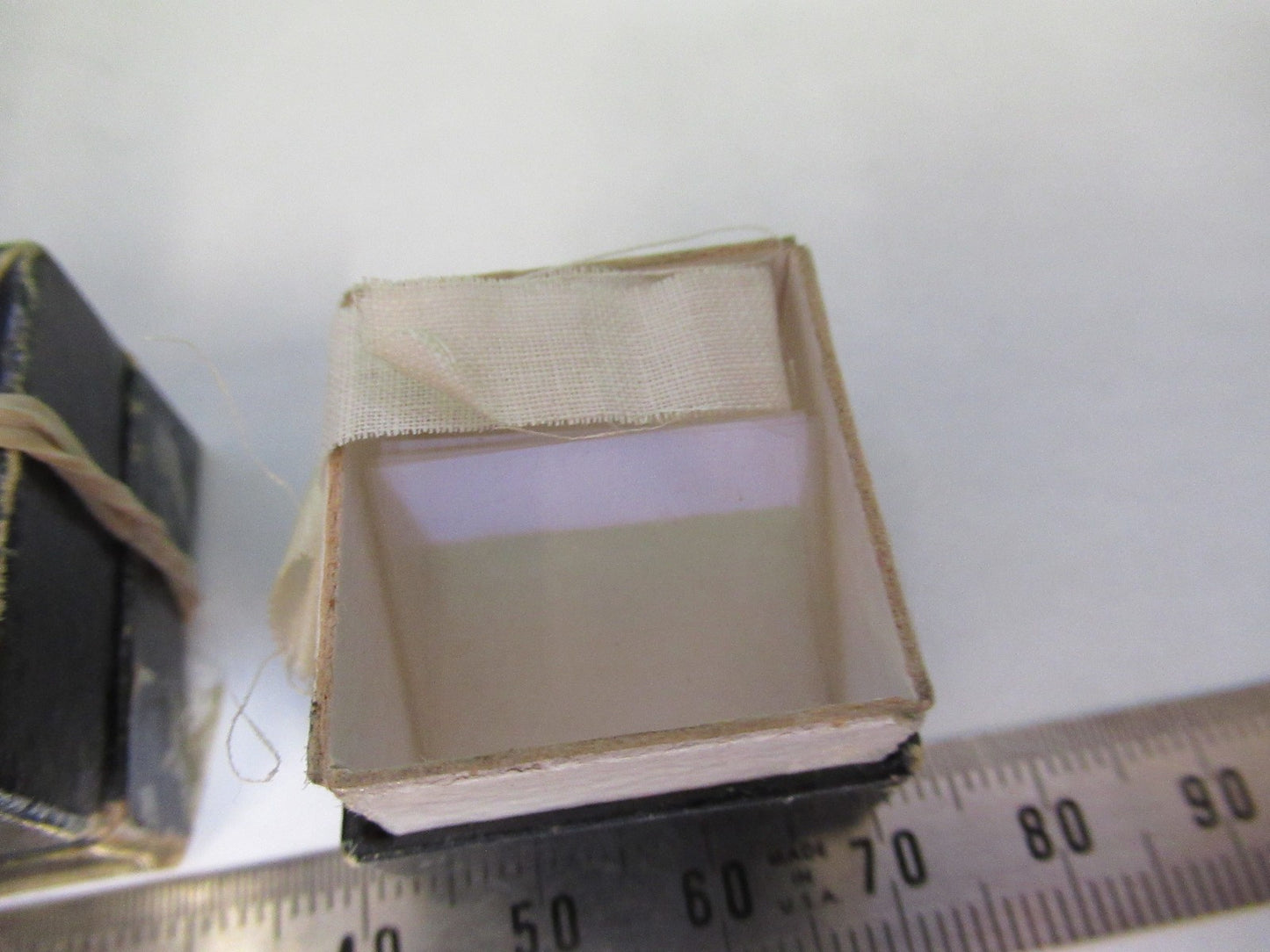 ANTIQUE COVER GLASS PILL BOXES MICROSCOPE PART AS PICTURED Y3-B-22