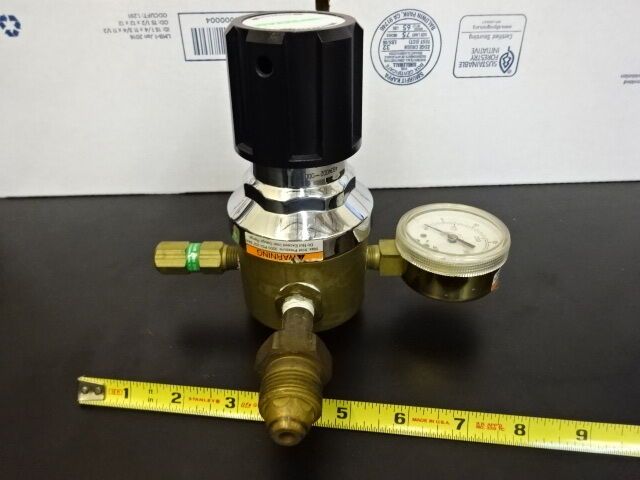 PRAXAIR MANOMETER REGULATOR VALVE GAS PROCESS CONTROL AS IS #78-02