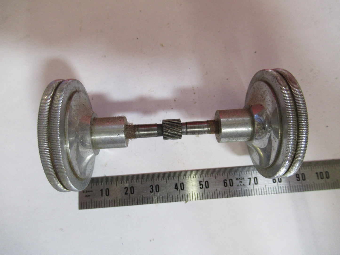 ANTIQUE BAUSCH LOMB SET OF KNOBS GEAR STAGE MICROSCOPE PART AS PICTURED V7-A-47