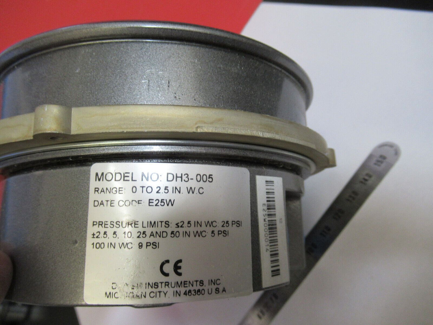 DWYER MODEL DH3-005 PRESSURE MONITORING WORKBENCH or CHAMBER AS PICTURED G4-A-10