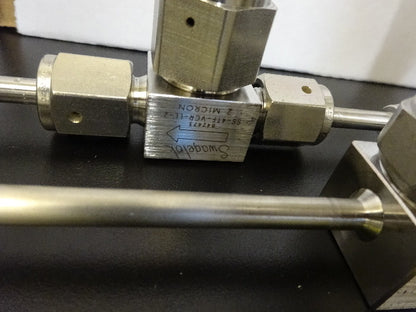 FOR PARTS SWAGELOK ASSEMBLY VALVE marked bad FITTINGS OK SOLD AS IS #TB-3